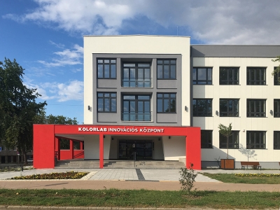Kazincbarcika KOLORLAB irodaház